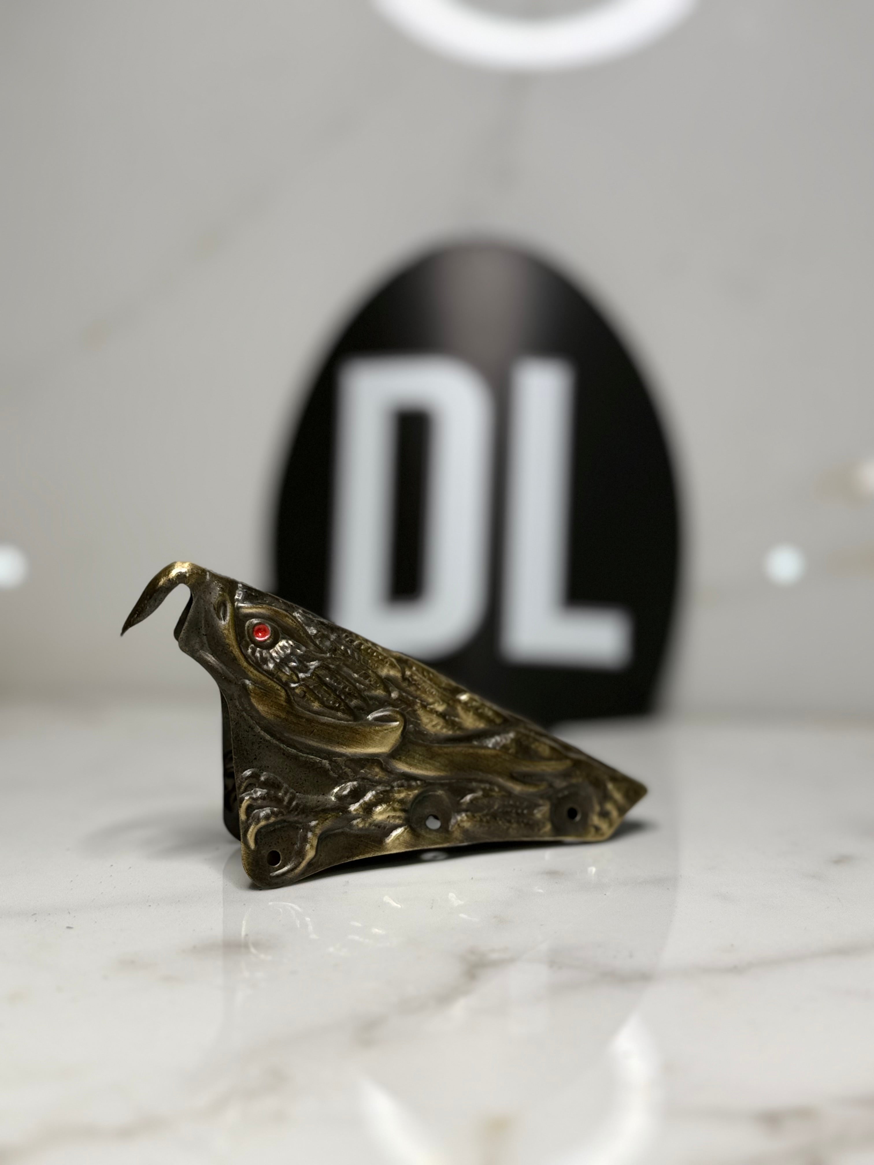 DL Red Eyed Eagle Front Holder